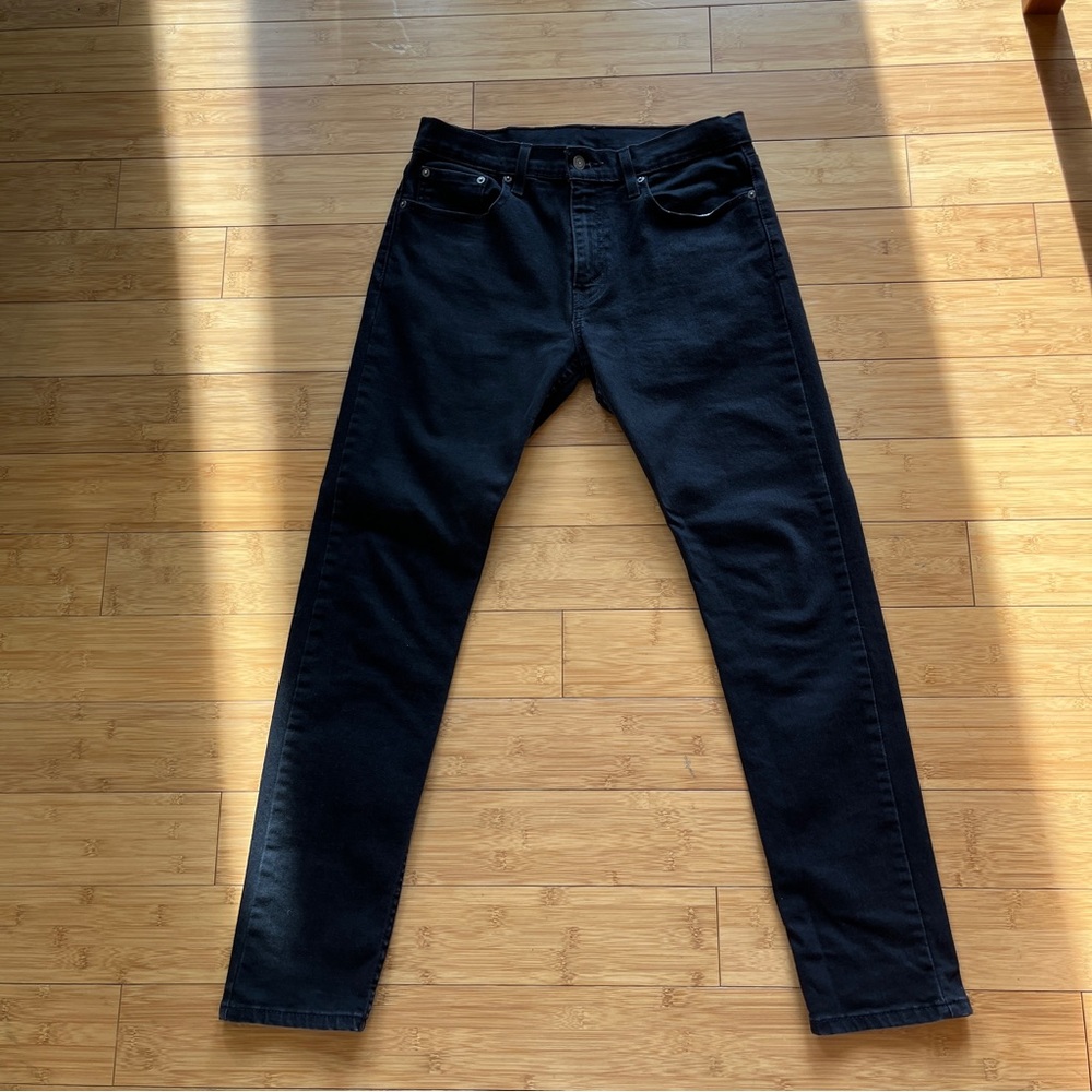 Levi 512 in Black